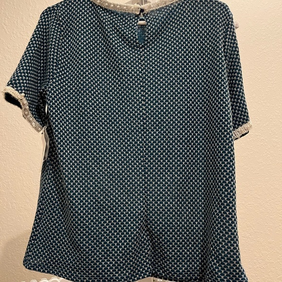 Elle Green & Silver Textured Blouse‎ NEW - Picture 9 of 15